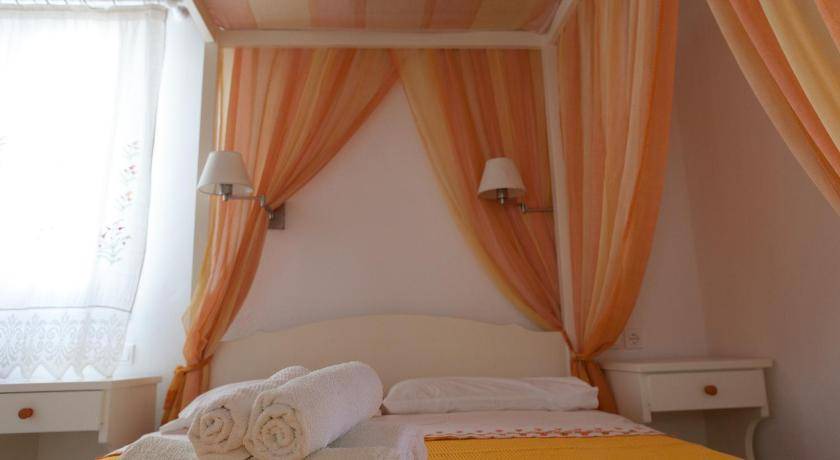 Photo of Bedroom in Antiparos