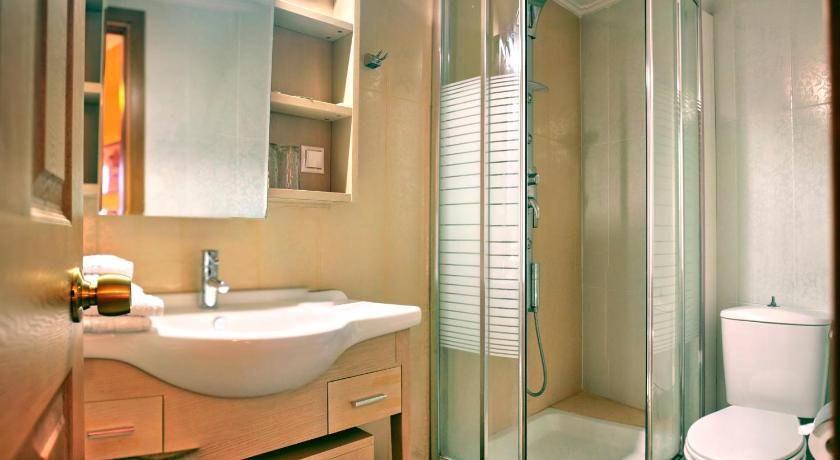 Photo of Bathroom in Mytilene