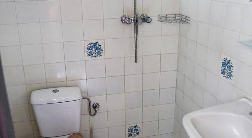 Photo of Bathroom in Petaloudes
