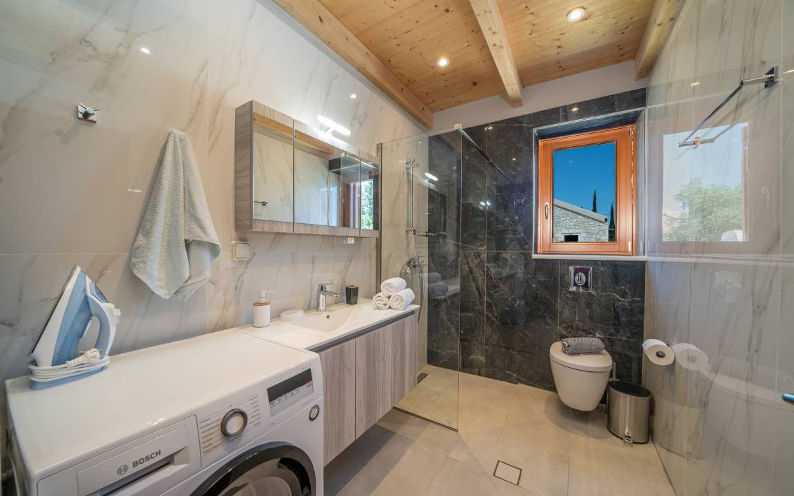 Photo of Bathroom in Tzamarelata