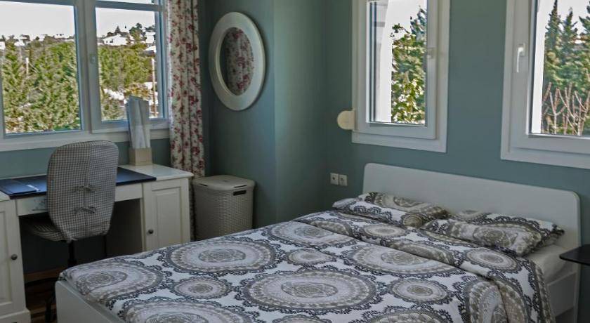 Photo of Bedroom in Thermi