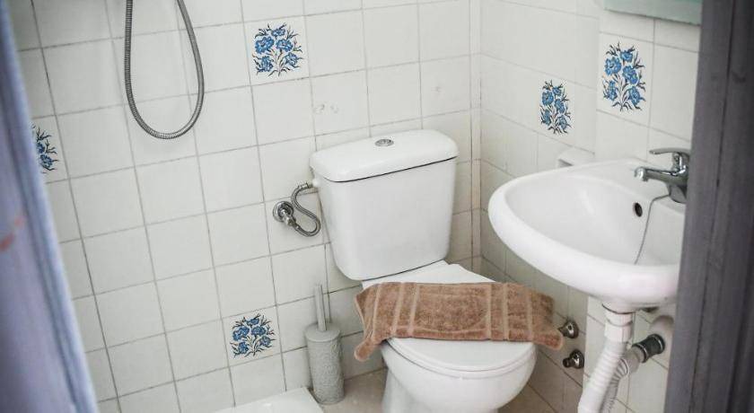 Photo of Bathroom in Petaloudes