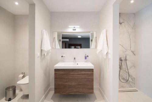 Photo of Bathroom in Agii Theodori