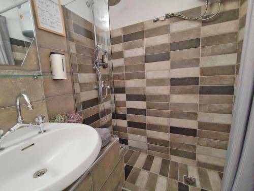 Photo of Bathroom in Kifisia