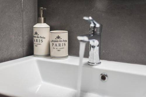 Photo of Bathroom in Exarhia