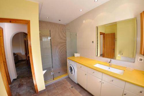 Photo of Bathroom in Agios Georgios Pagon