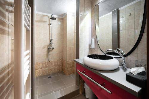 Photo of Bathroom in Evosmos