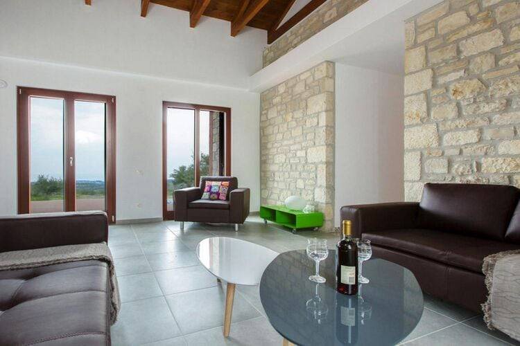 Photo of Livingroom in Kirianna