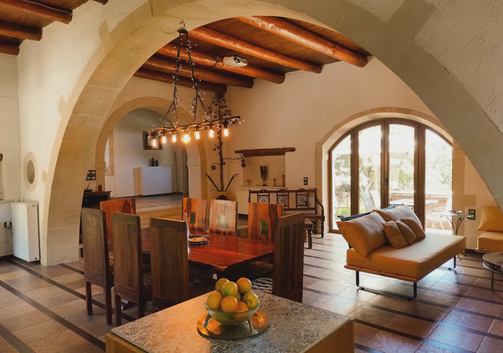 Photo of Livingroom in Armenoi