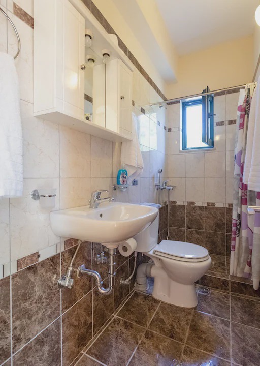 Photo of Bathroom in Mesovounia