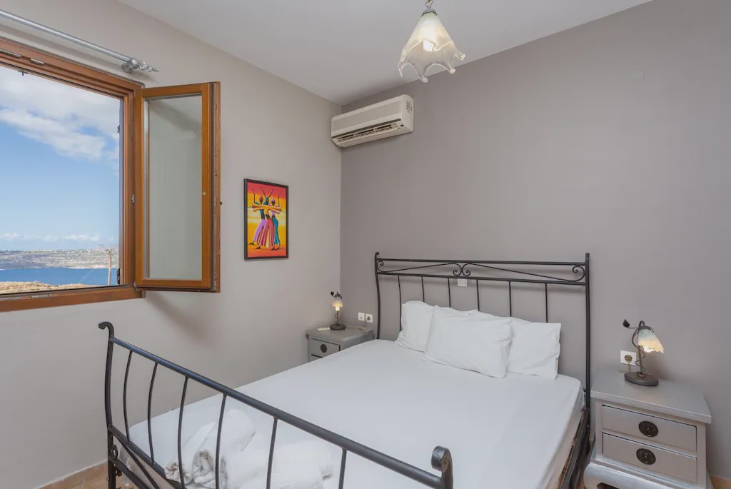 Photo of Bedroom in Megala Chorafia