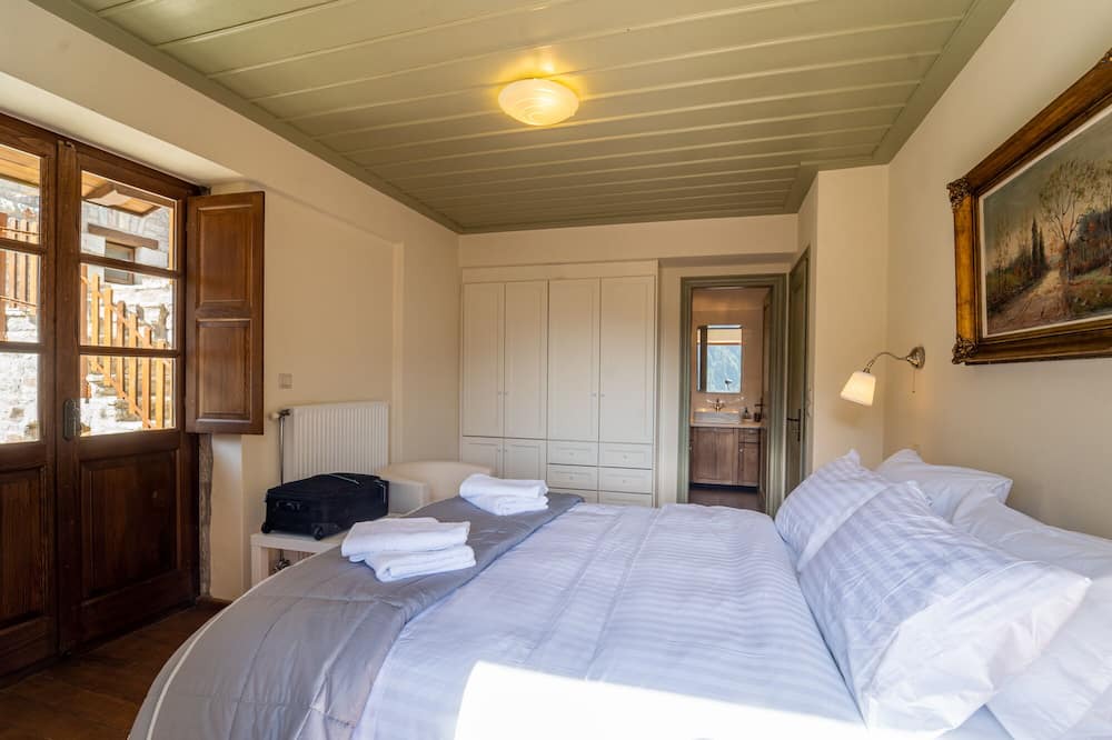Photo of Bedroom in Karpenisi