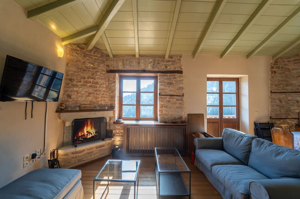 Photo of Livingroom in Karpenisi