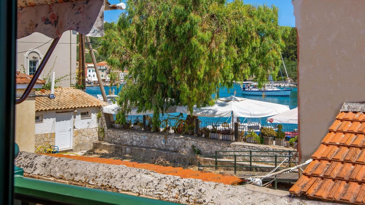 Photo of Others in Gaios