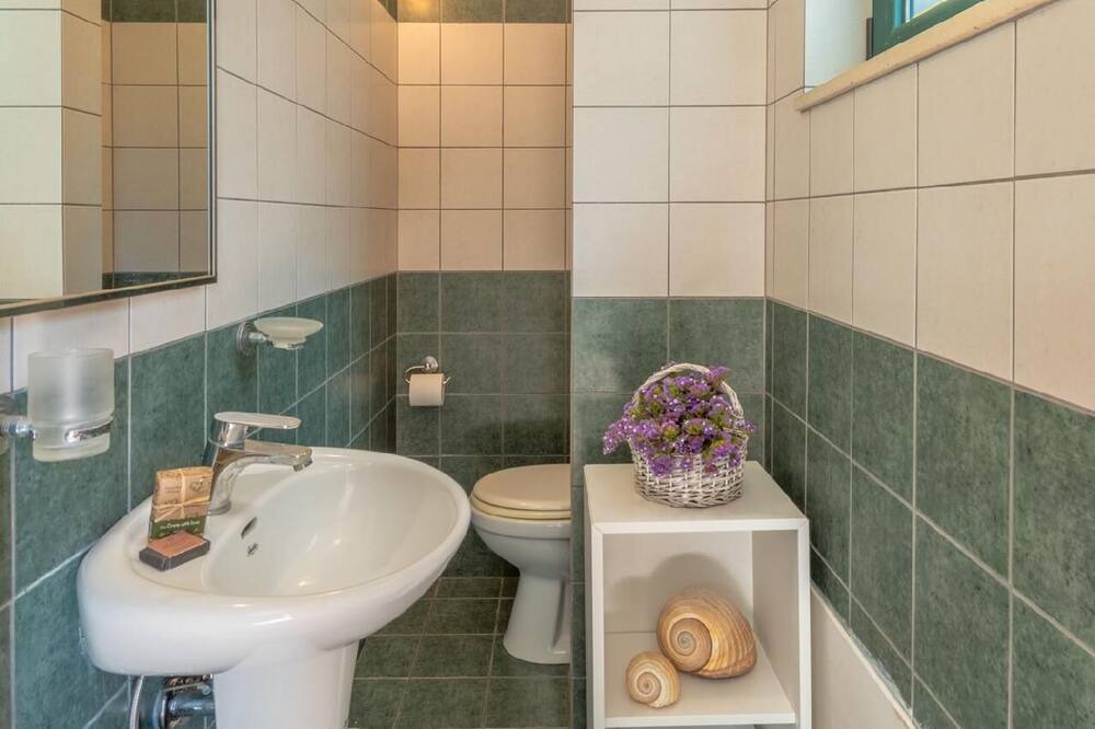 Photo of Bathroom in Old Hersonissos