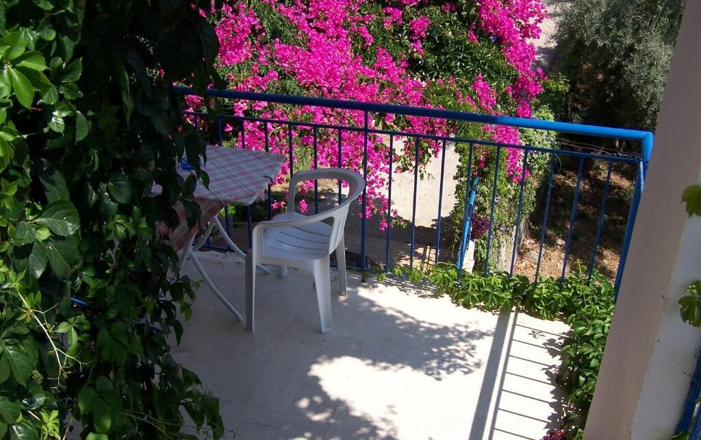 Photo of Patio Balcony in Perigiali
