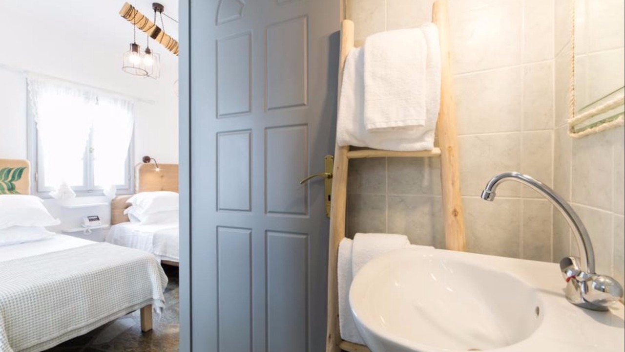 Photo of Bathroom in Aliki