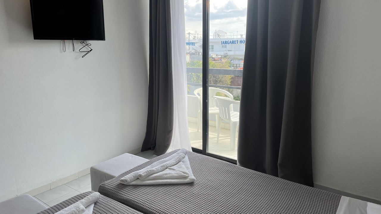 Photo of Bedroom in Petaloudes