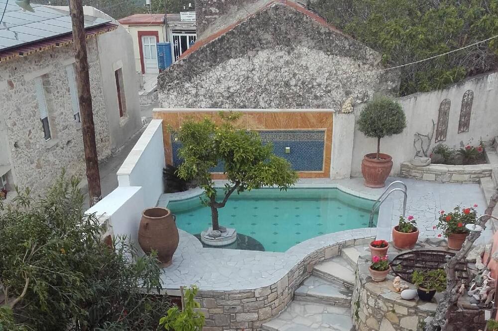 Photo of Outdoor in Alithini