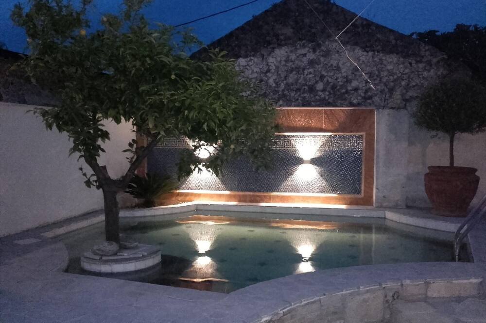 Photo of Outdoor in Alithini