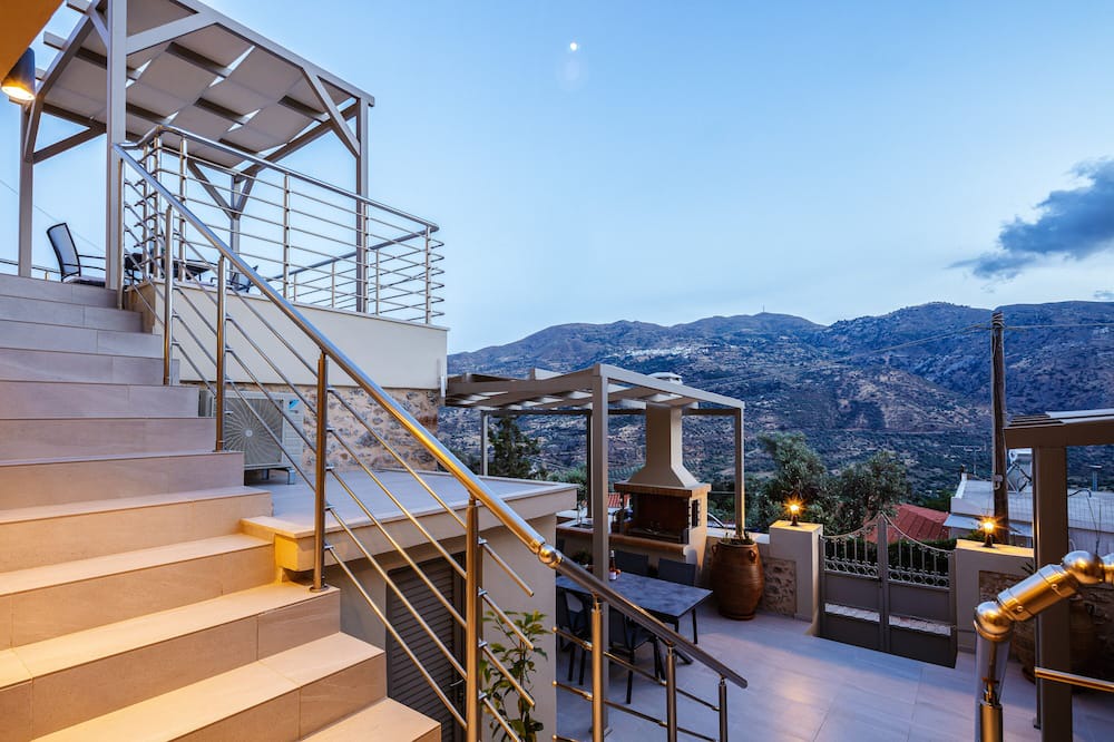 Photo of Others in Orne