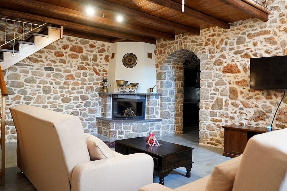 Photo of Livingroom in Agios Georgios Sykousis