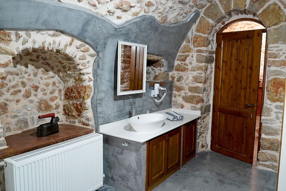 Photo of Bathroom in Agios Georgios Sykousis
