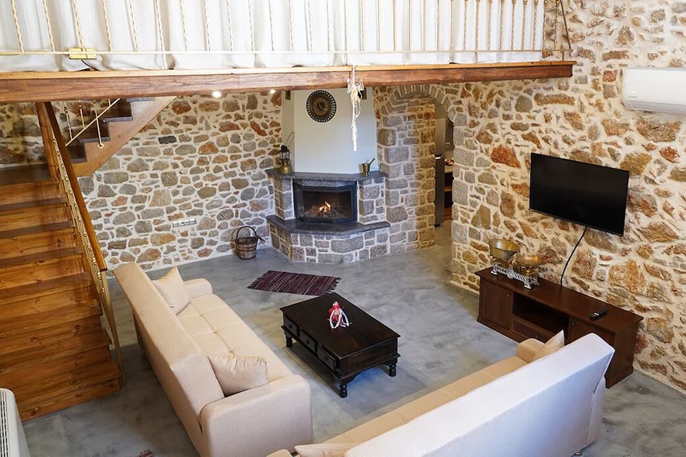 Photo of Livingroom in Agios Georgios Sykousis
