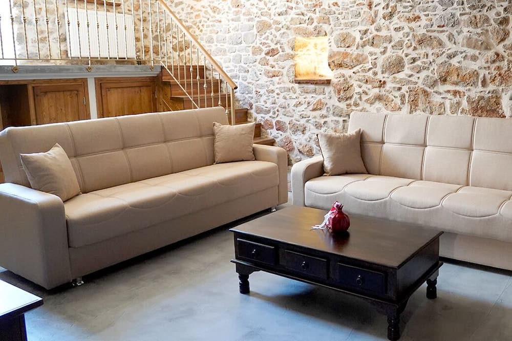 Photo of Livingroom in Agios Georgios Sykousis