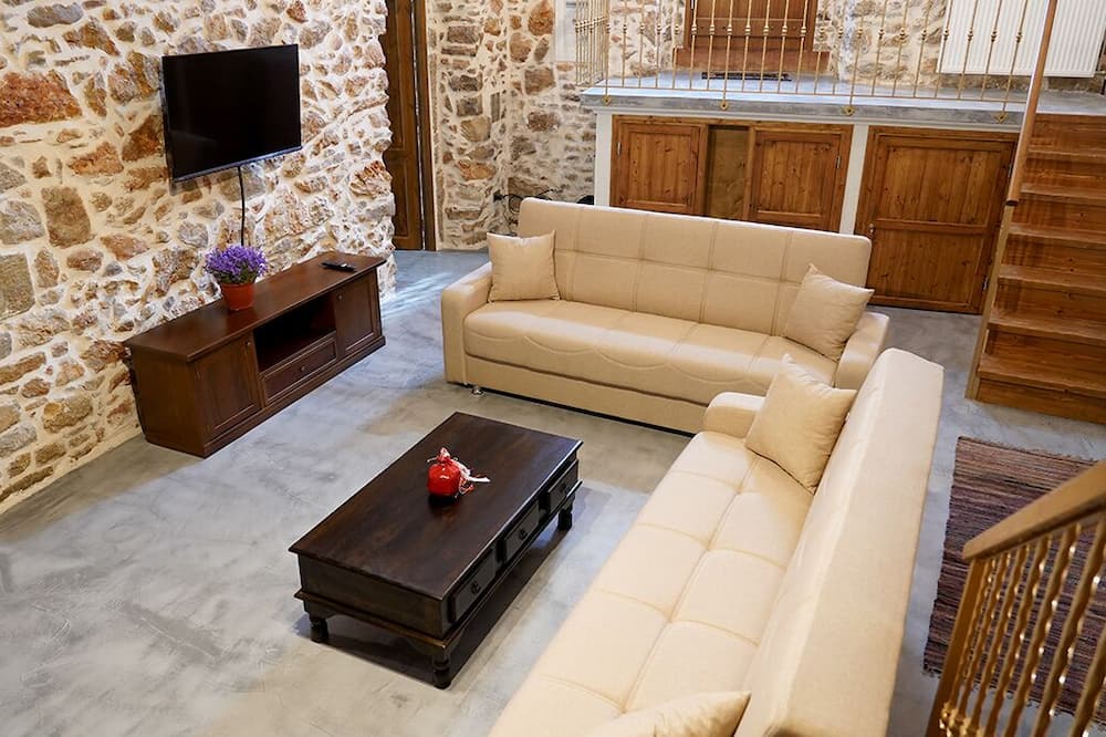 Photo of Livingroom in Agios Georgios Sykousis