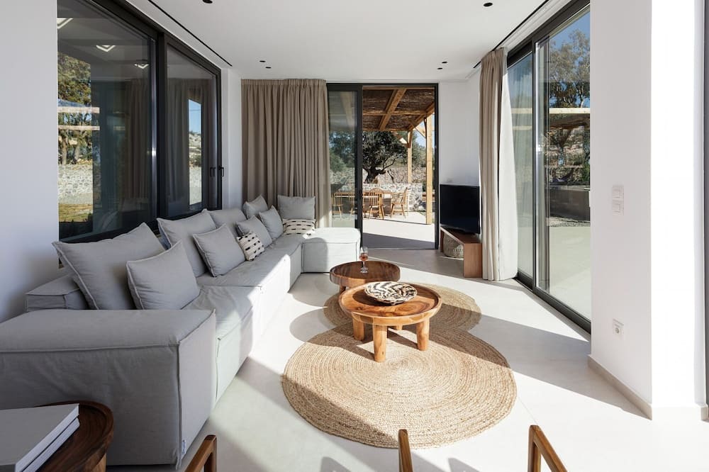 Photo of Livingroom in Akrotiri