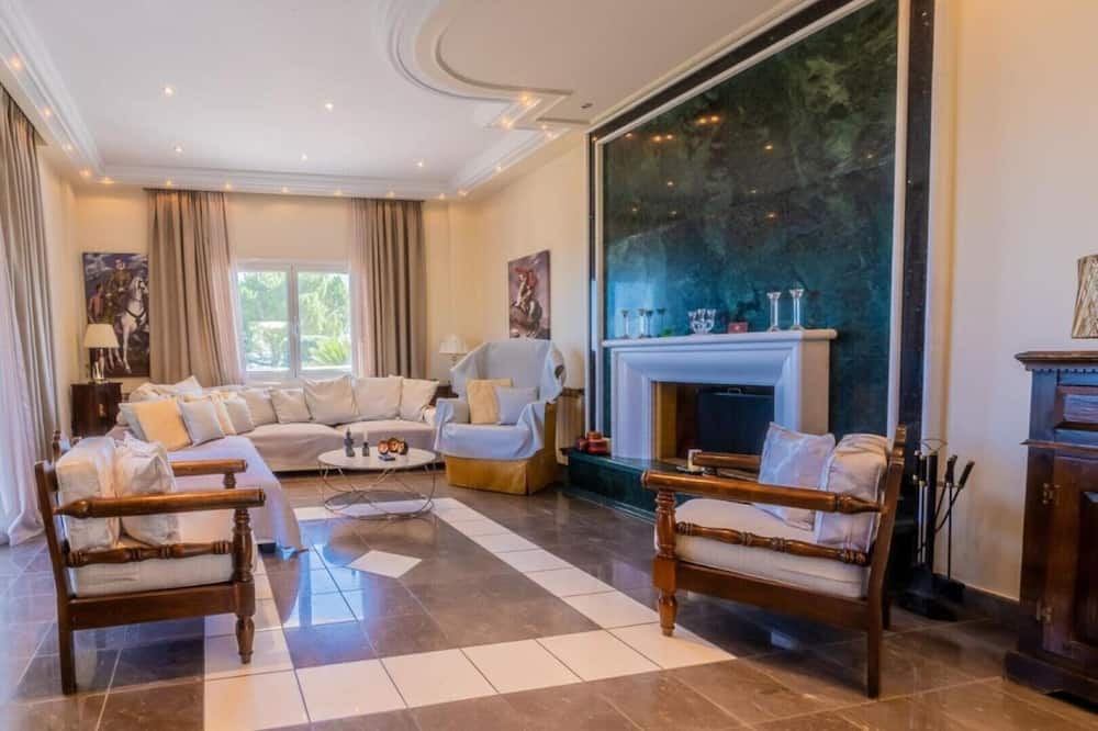 Photo of Livingroom in Kato Diminio
