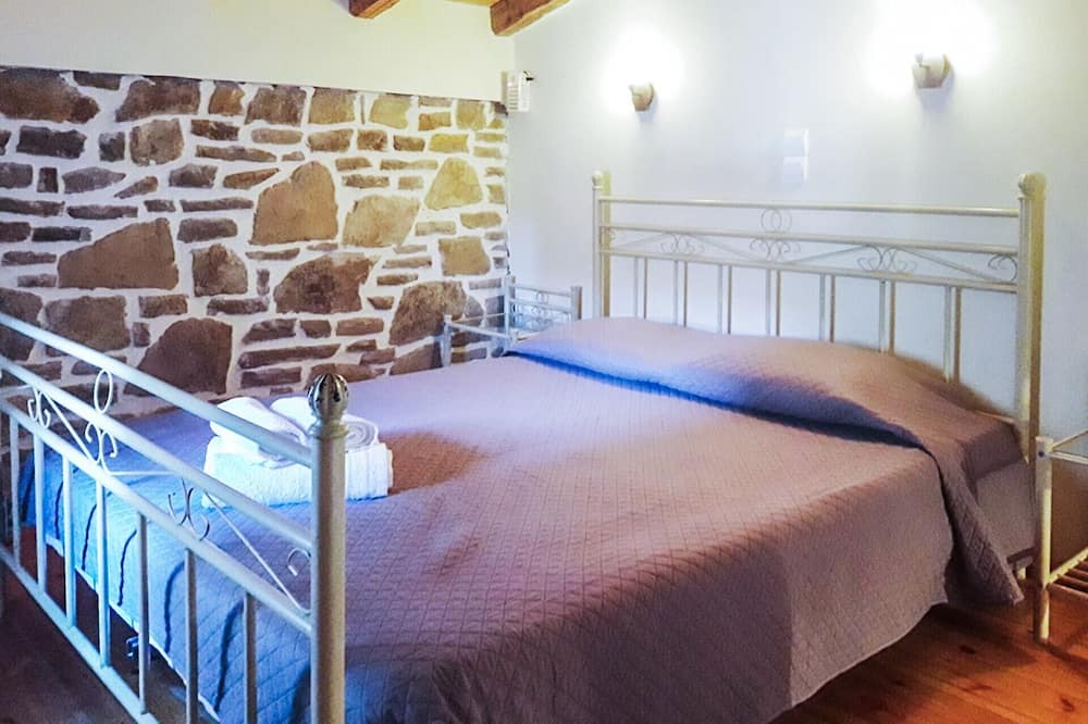 Photo of Bedroom in Myrina