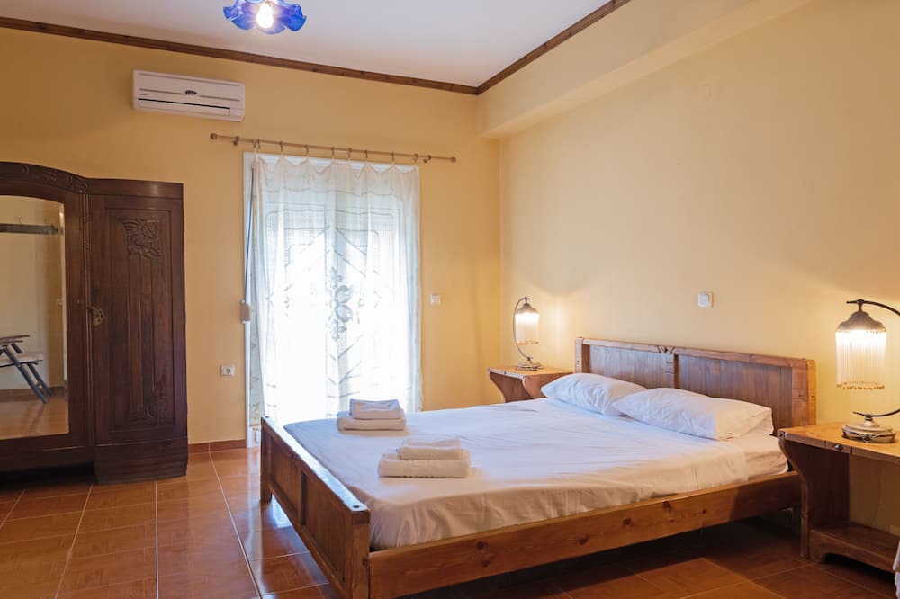 Photo of Bedroom in Minoa Pediada