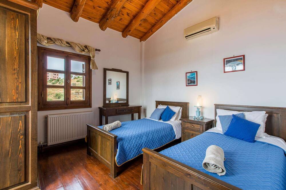 Photo of Bedroom in Megala Chorafia