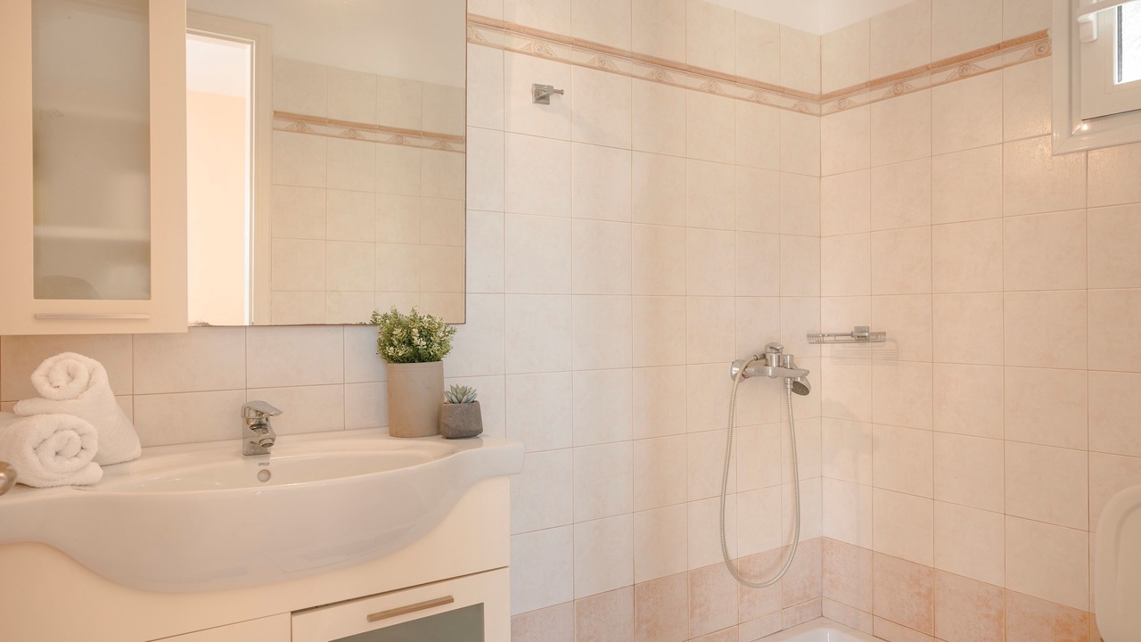 Photo of Bathroom in Kounopetra