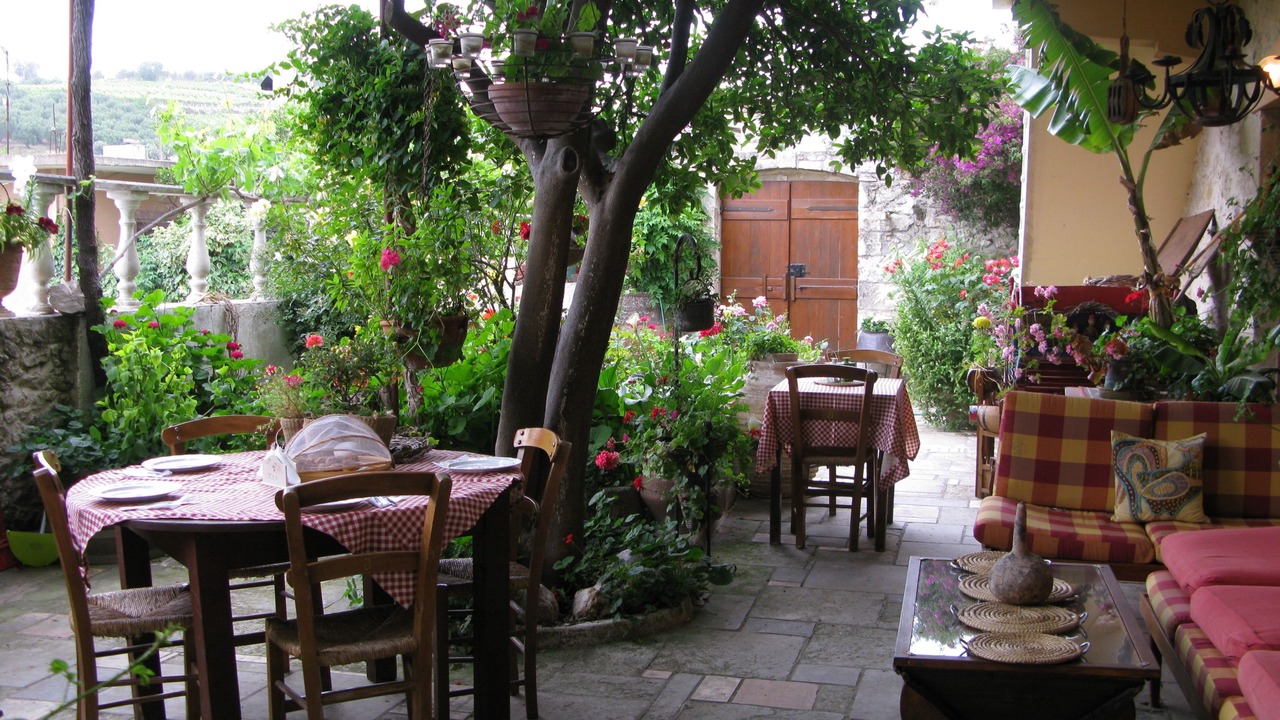 Photo of Patio Balcony in Sarkhos