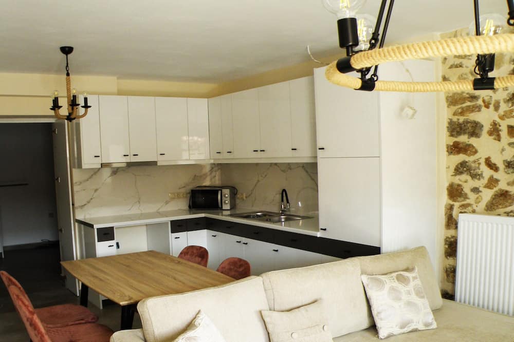 Photo of Kitchen in Mylopotamos