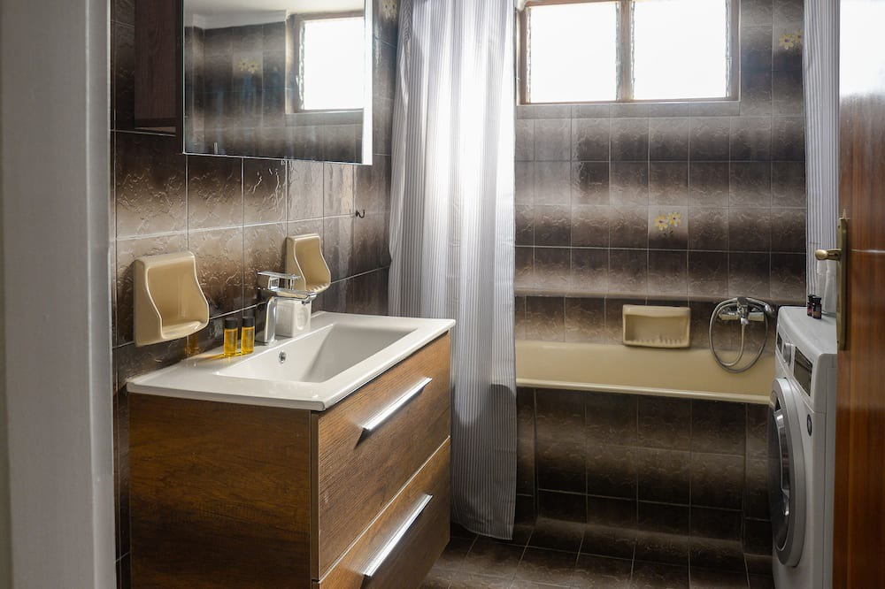 Photo of Bathroom in Minoa Pediada
