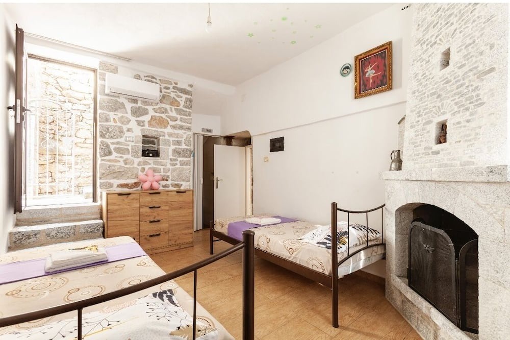 Photo of Bedroom in East Mani