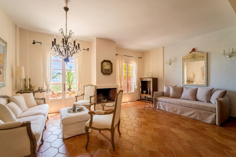 Photo of Livingroom in Kounopetra
