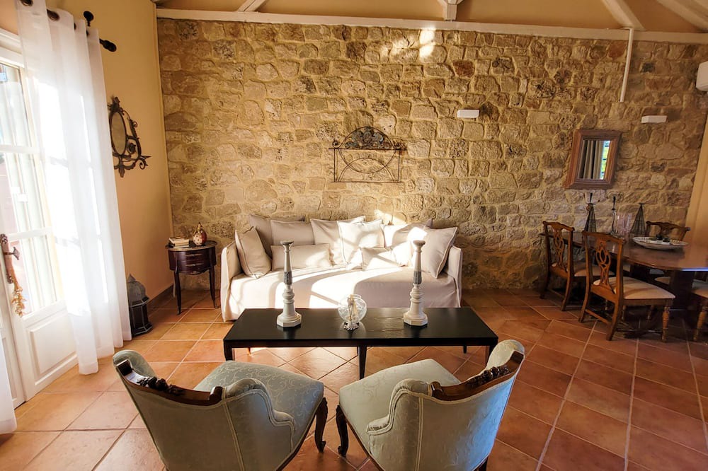 Photo of Livingroom in Kounopetra