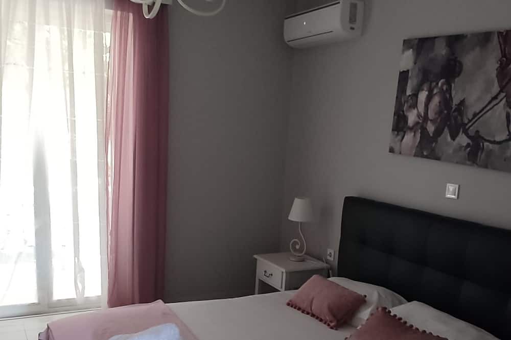 Photo of Bedroom in Marmari