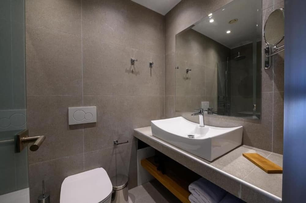 Photo of Bathroom in Artemisia