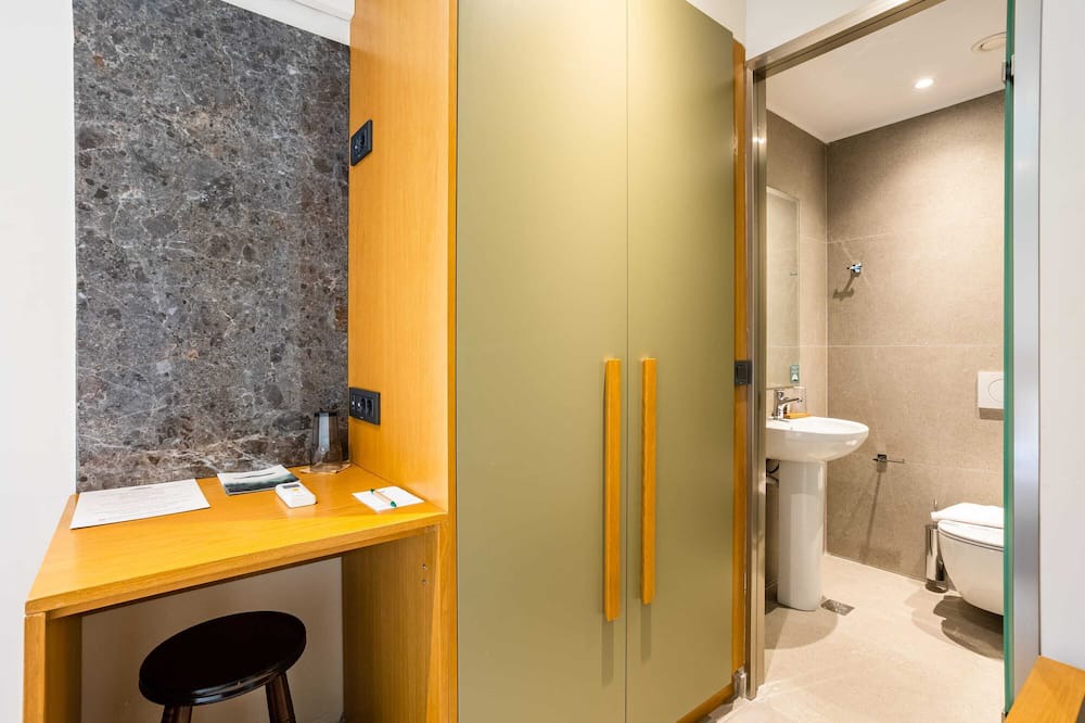 Photo of Bathroom in Artemisia