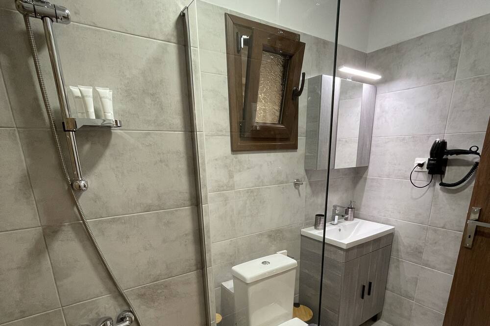 Photo of Bathroom in Ioannina Town Centre