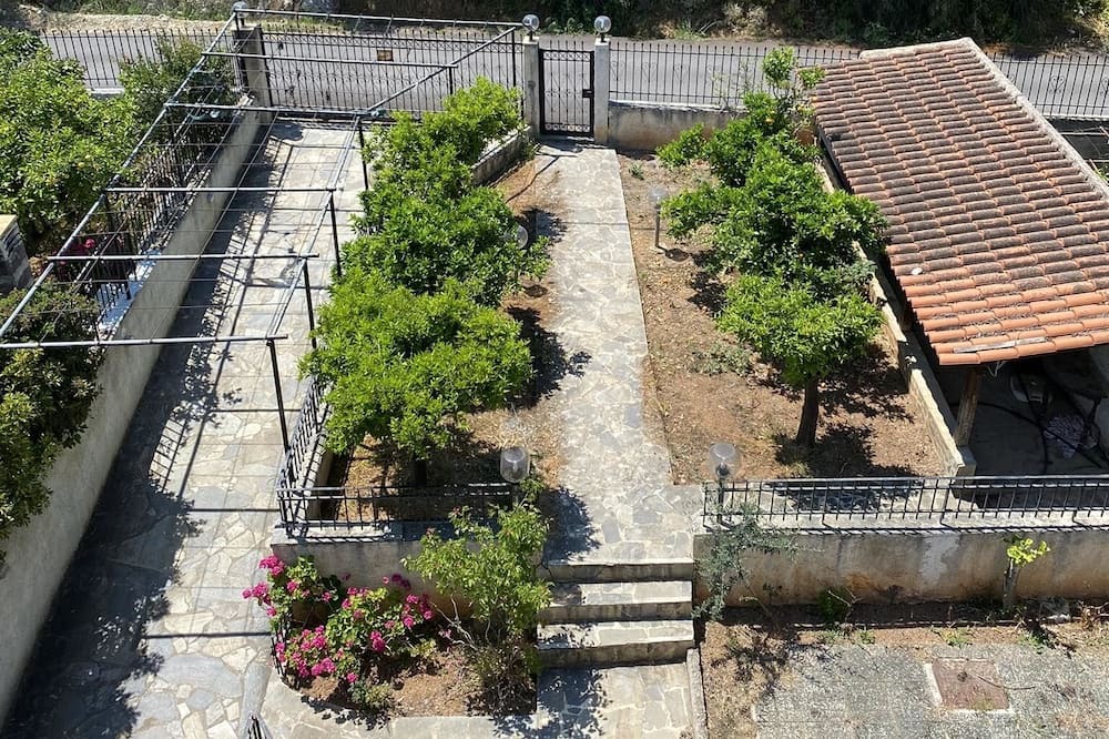 Photo of Outdoor in Melissi