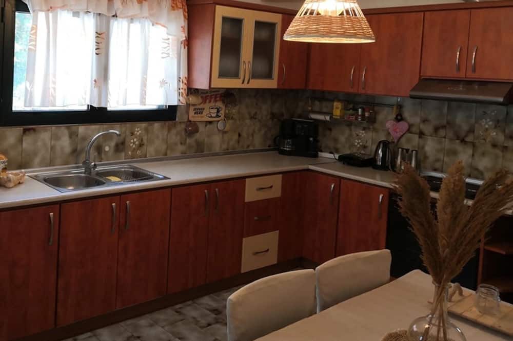 Photo of Kitchen in Megalo Chorio