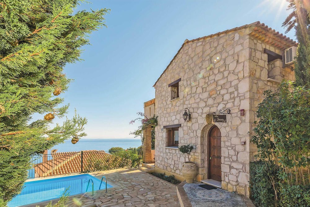 Photo of Outdoor in Xirokastello