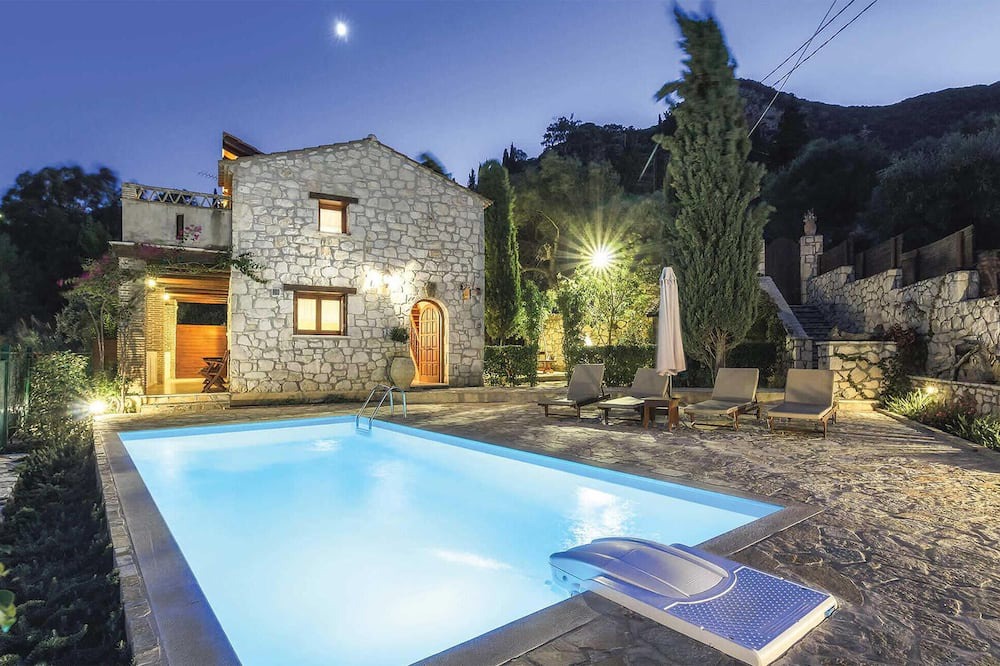 Photo of Outdoor in Xirokastello